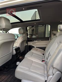 Jeep Wagoneer